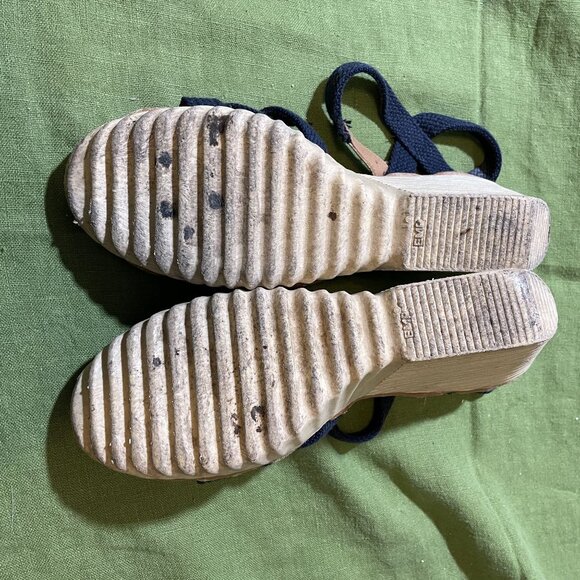 80s Vintage HighLights Blue Strappy Wedge Sandals with Rubber Sole Size 8 - Picture 5 of 10